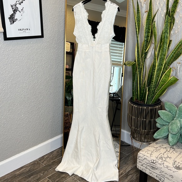 RARE HOUSE OF CB 'Balere' White Bandage and Lace Maxi Dress NWOT - Picture 12 of 14